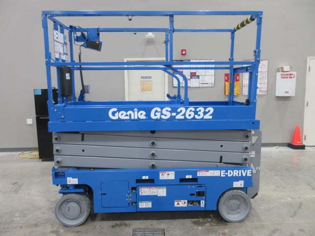 GENIE GS-2632 Scissor Lift - 26 feet work Height, 32 inch width