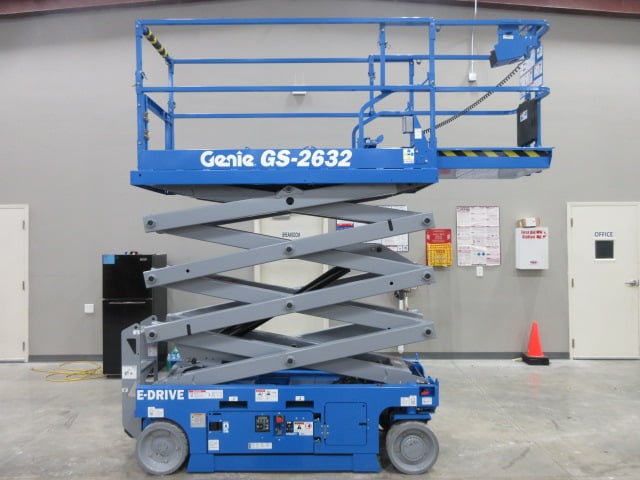 GENIE GS-2632 Scissor Lift - 26 feet work Height, 32 inch width