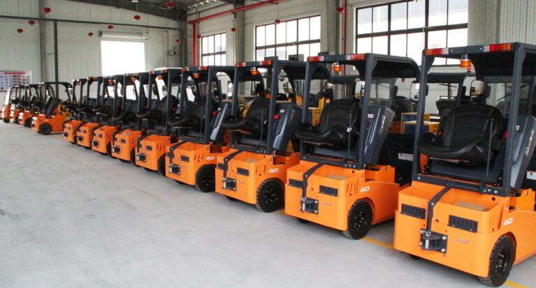 Zowell 4 Ton Electric Tow Tractor with half closed cabin