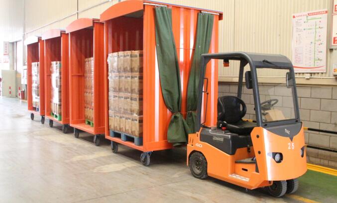 Zowell 4 Ton Electric Tow Tractor with half closed cabin