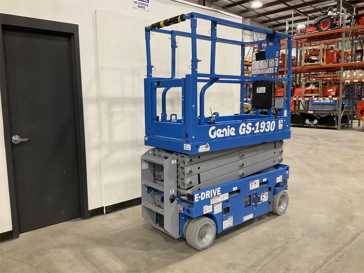 Genie GS-1930 Self-Propelled Scissor Lift